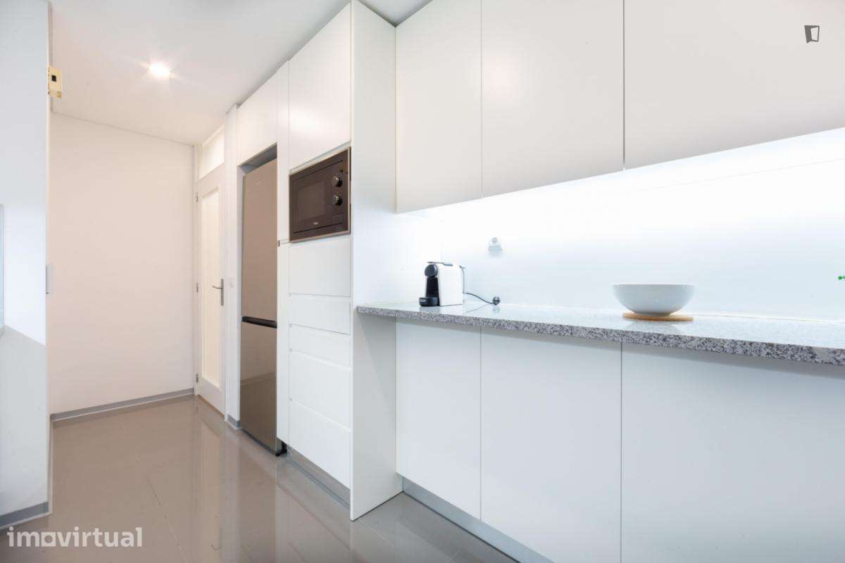 Quarto - localizado em Maia Porto - Grande imagem: 4/25