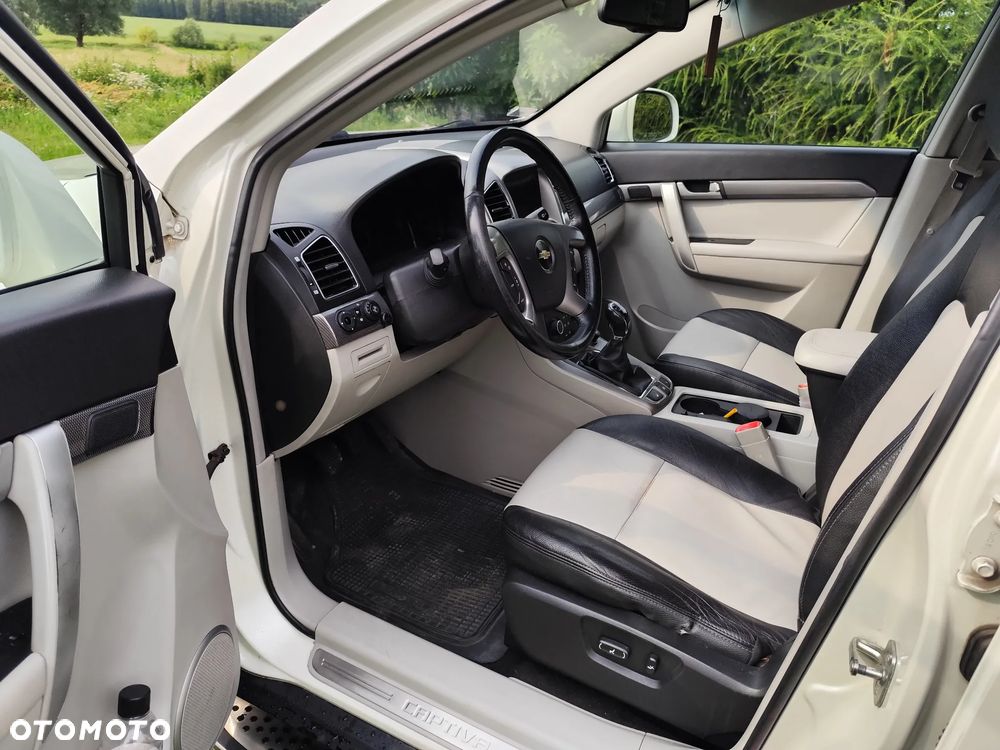 Chevrolet Captiva 2.2 D LTZ - 7