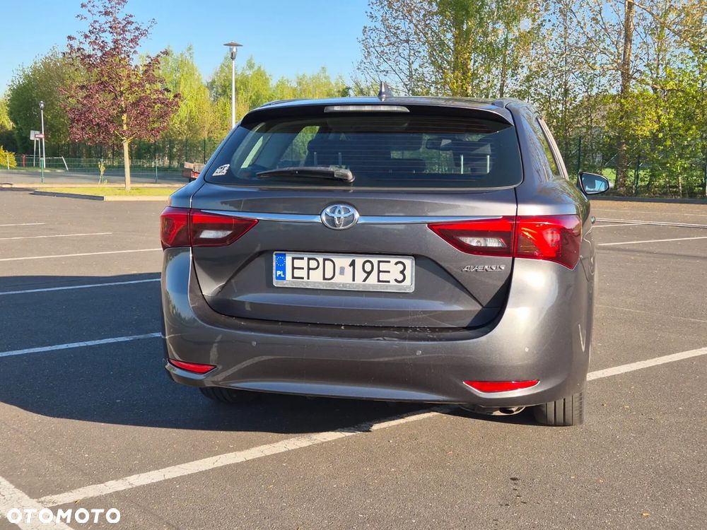 Toyota Avensis 1.6 Active - 4