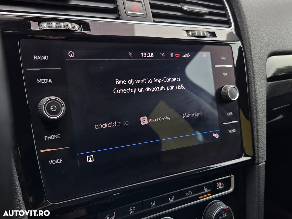 Volkswagen Golf 1.6 TDI DSG Sound - 19