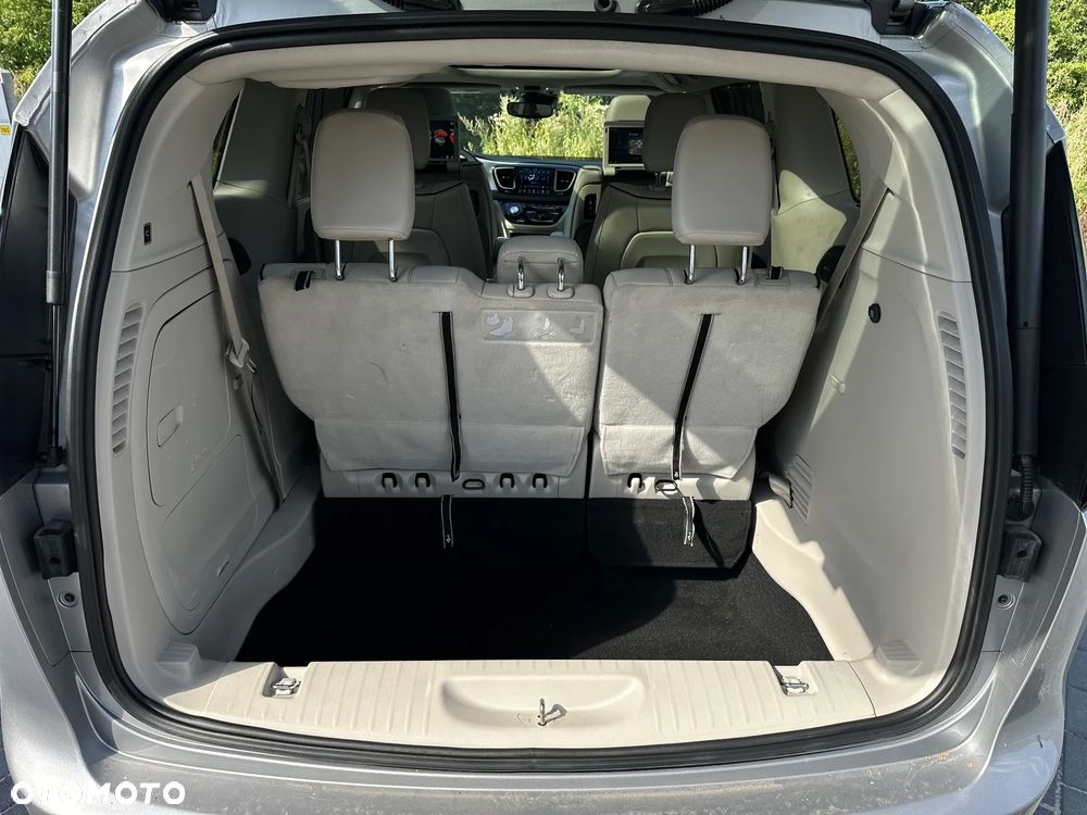 Chrysler Pacifica - 20