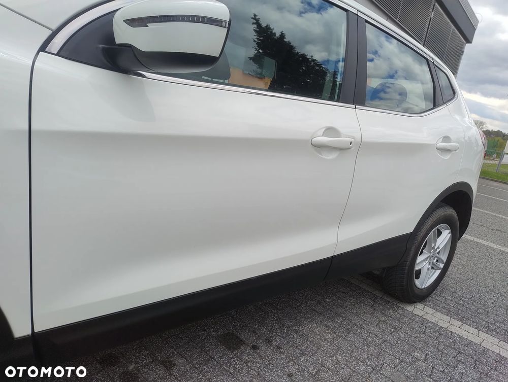 Nissan Qashqai 1.2 DIG-T Xtronic N-Vision - 32