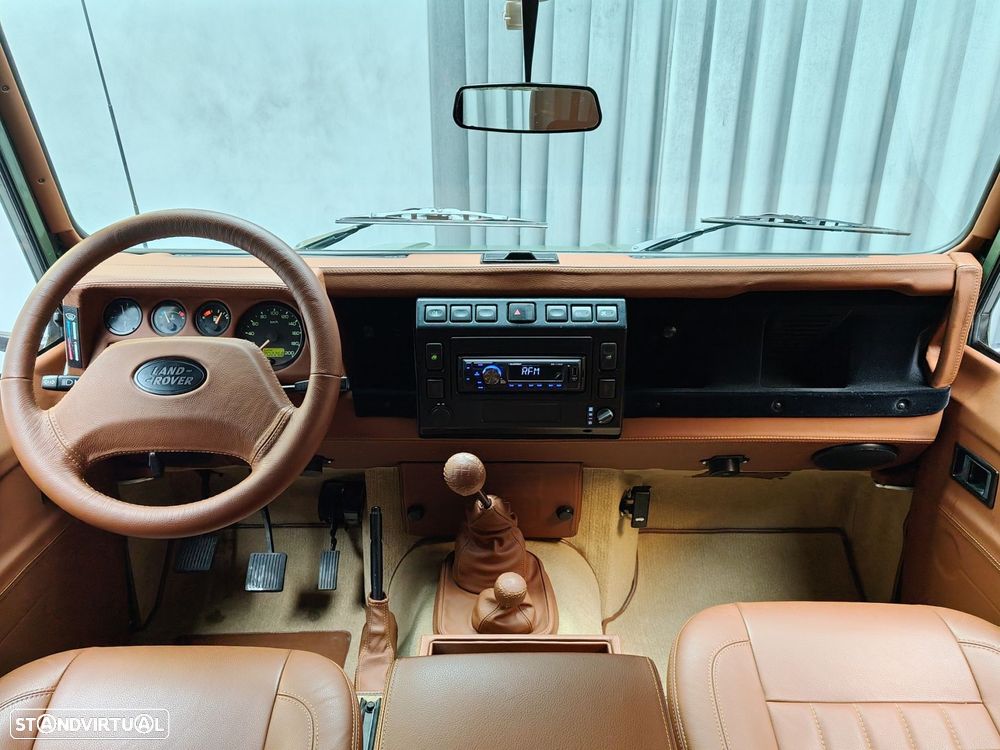 Land Rover Defender 130 - 10