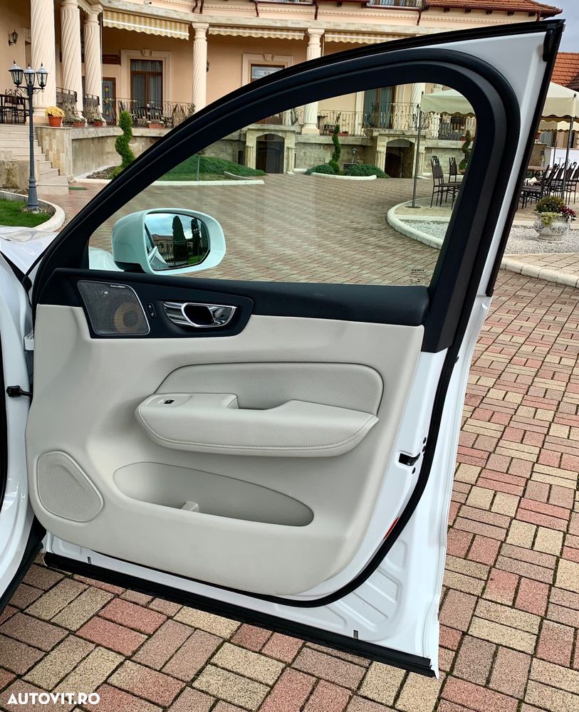 Volvo XC 60 T8 Twin Engine AWD Inscription - 20