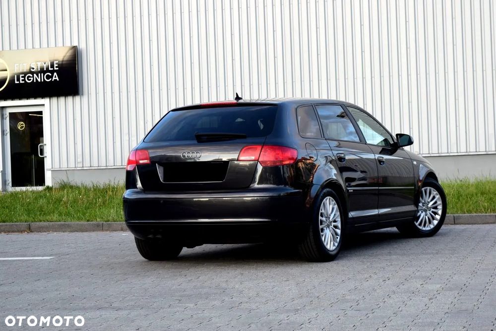 Audi A3 Sportback 1.9 TDI DPF S line Sportpaket plus - 8