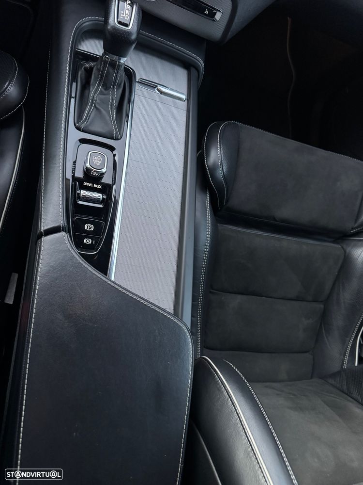 Volvo XC 90 2.0 D4 R-Design - 37