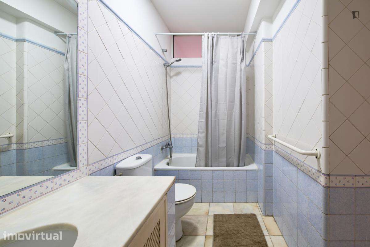 Quarto - localizado em Alcântara Lisbon - Grande imagem: 4/44