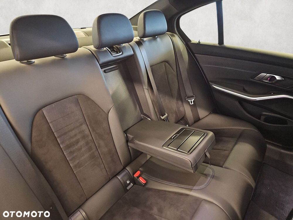 BMW Seria 3 - 26