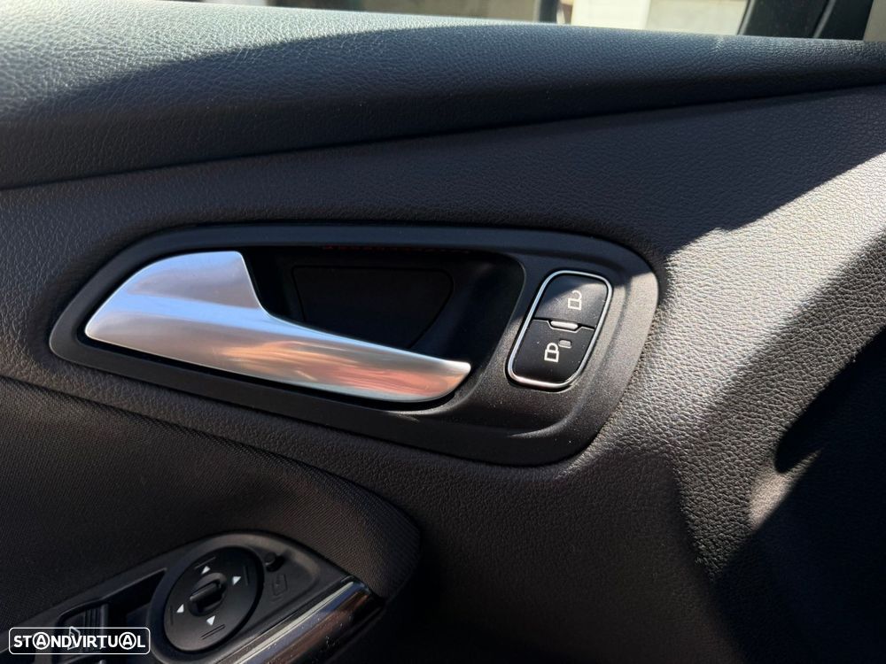 Ford Focus 1.5 TDCi ECOBlue Titanium - 32