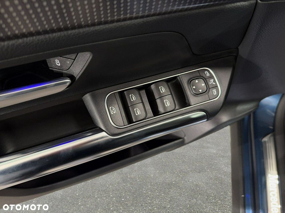 Mercedes-Benz GLA - 36