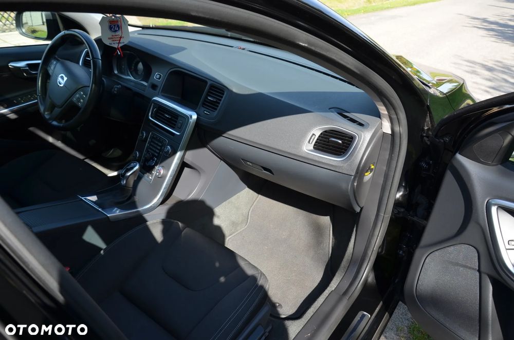 Volvo V60 D4 Geartronic Momentum - 21