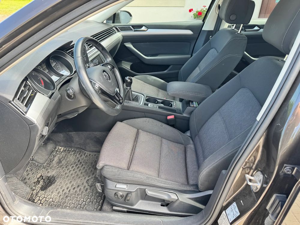 Volkswagen Passat Variant 2.0 TDI SCR BlueMotion Highline - 10