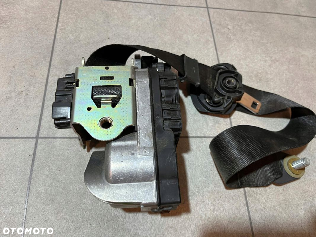 MERCEDES W221 PAS NAPINACZ PRZÓD CZARNY BDB - 9