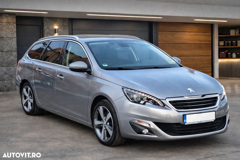 Peugeot 308 1.2 L PureTech Turbo Allure - 4