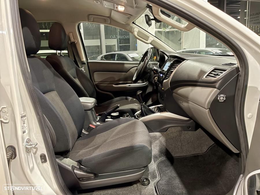 Mitsubishi L200 2.4 DI-D CD Sportbox Strakar 4WD - 23