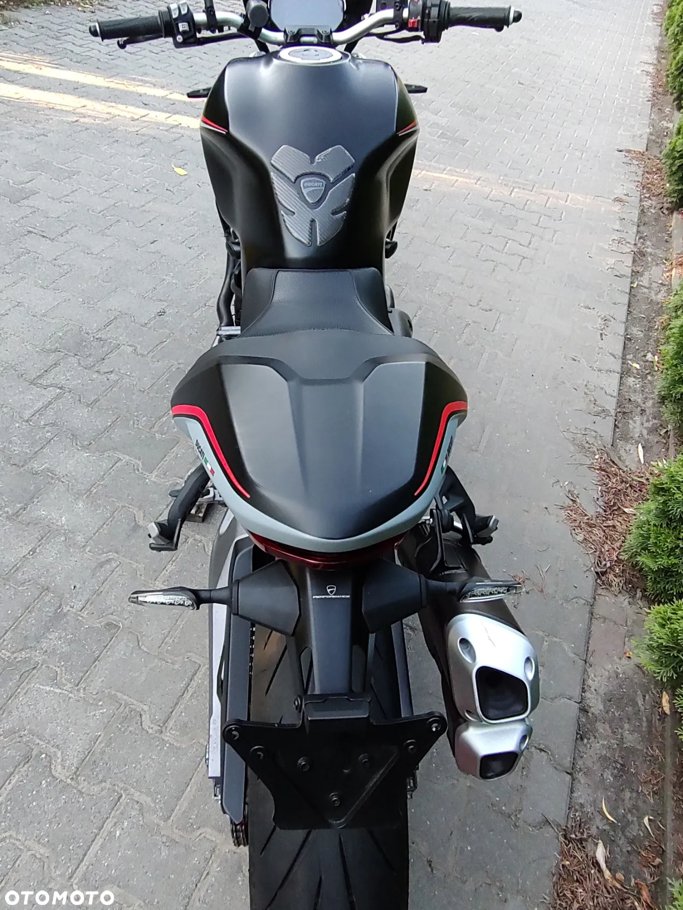 Ducati Monster - 22