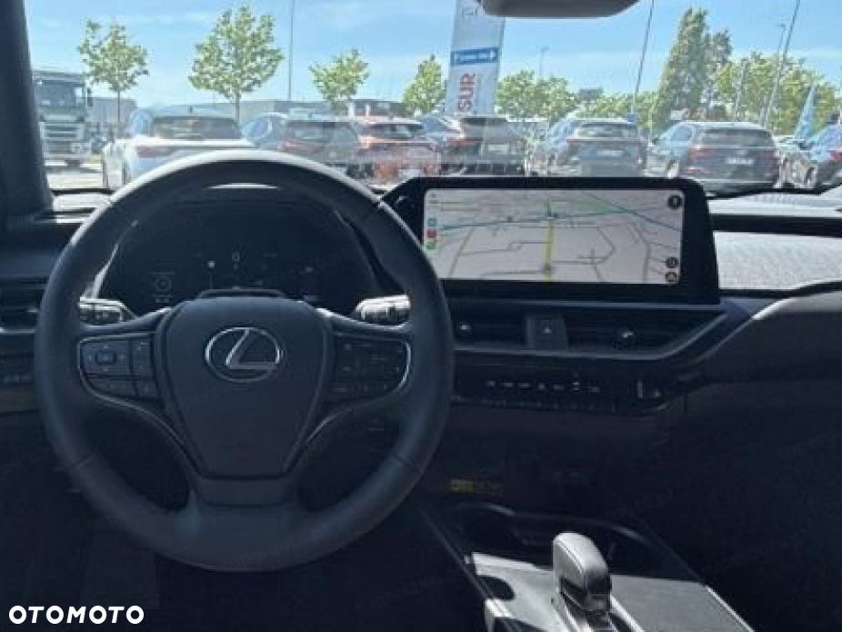 Lexus UX - 8
