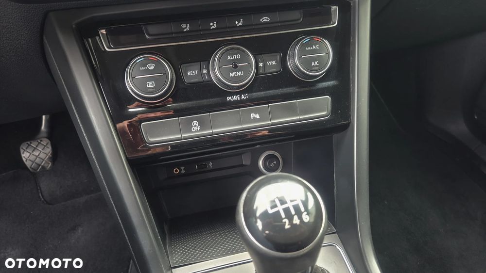 Volkswagen Touran 1.6 TDI SCR BlueMotion Technology Comfortline - 17