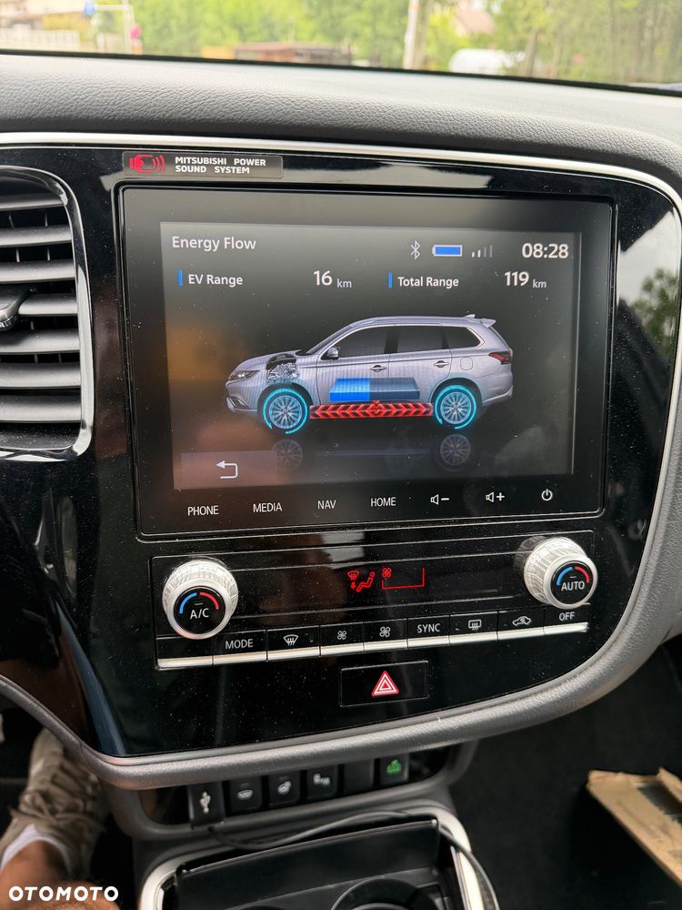 Mitsubishi Outlander - 14