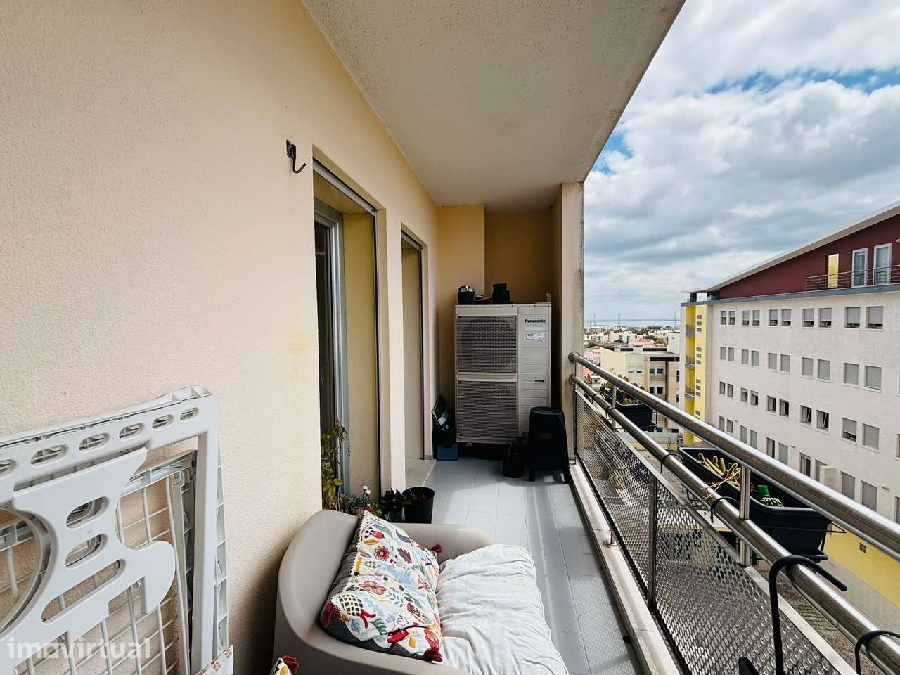 Apartamento T3 com 3 varandas, box e muito mais –Parque das Oliveiras - Grande imagem: 4/27