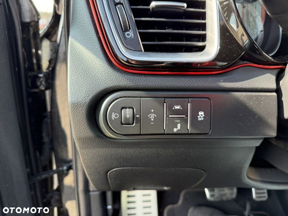 Kia Ceed 1.6 T-GDI GT DCT - 23