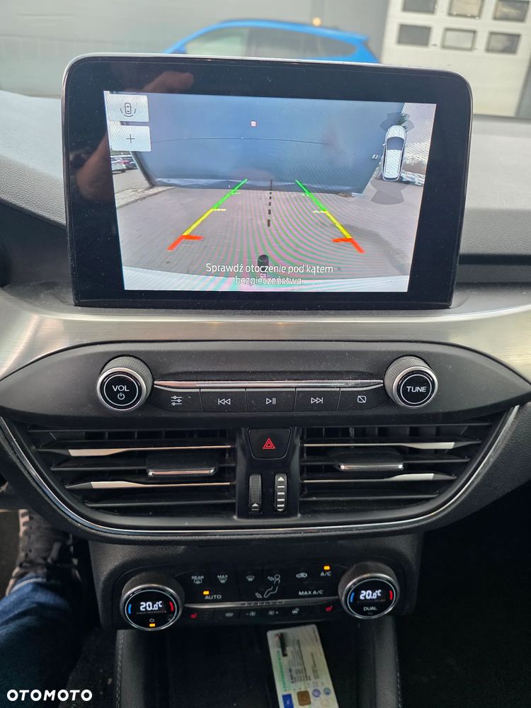 Ford Focus 1.0 EcoBoost Titanium - 11