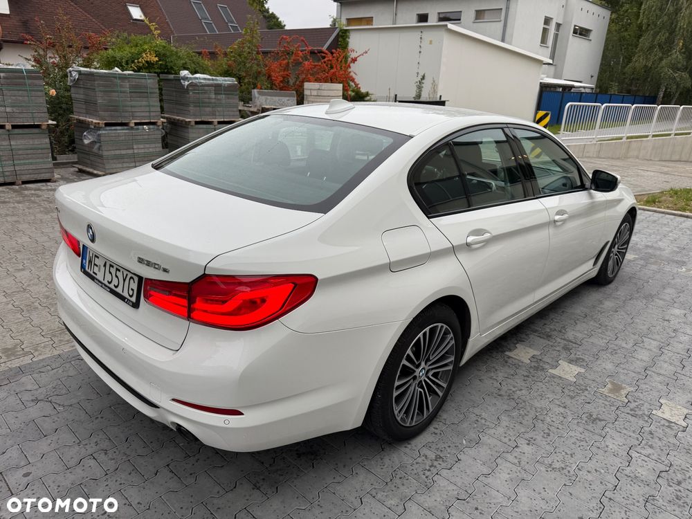BMW Seria 5 530e iPerformance xDrive Sport Line sport - 11