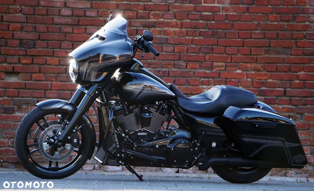 Harley-Davidson Touring Street Glide - 2