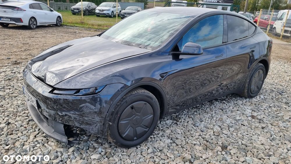 Tesla Model Y Standard - 14