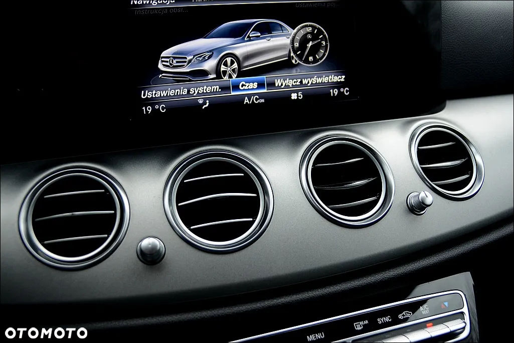 Mercedes-Benz Klasa E 200 d 9G-TRONIC - 30