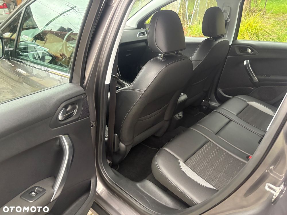 Peugeot 2008 - 16