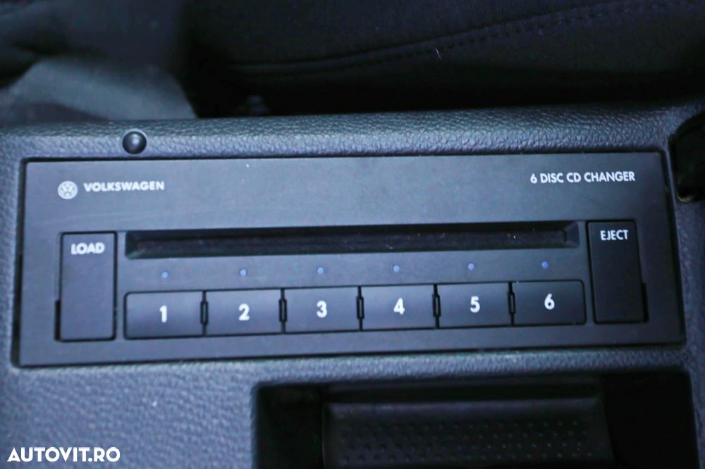 Volkswagen Golf 2.0 TDI Highline - 28