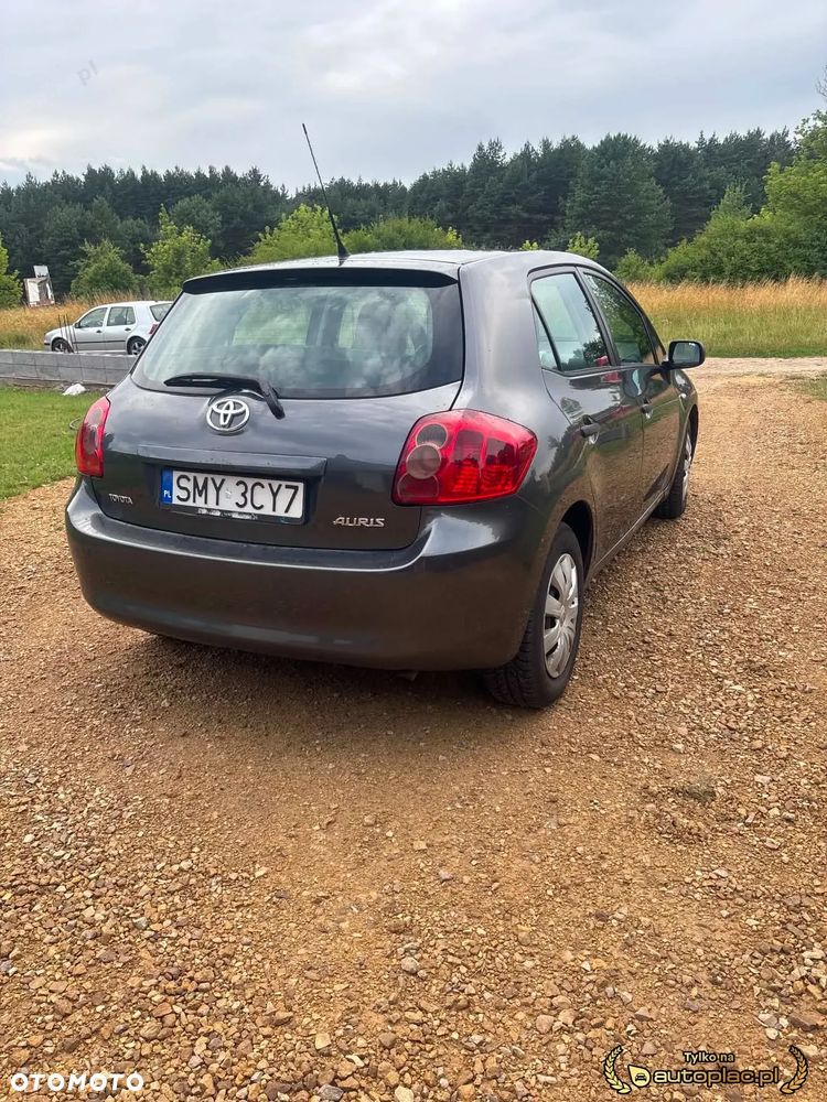 Toyota Auris 1.4 D-4D Luna - 2