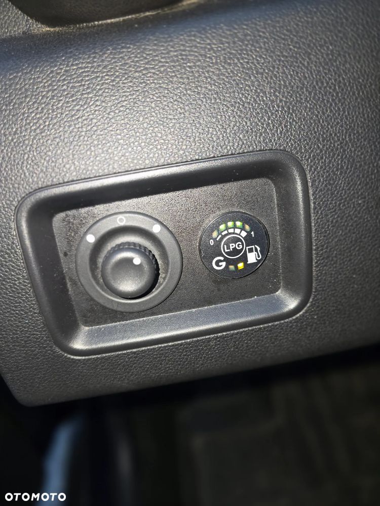 Dacia Duster 1.6 SCe Comfort - 12