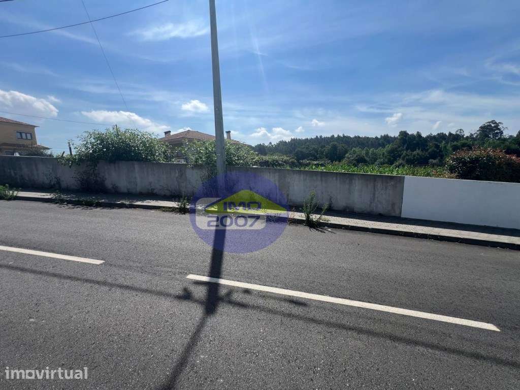 Terreno em Nogueira da Regedoura - Grande imagem: 3/19