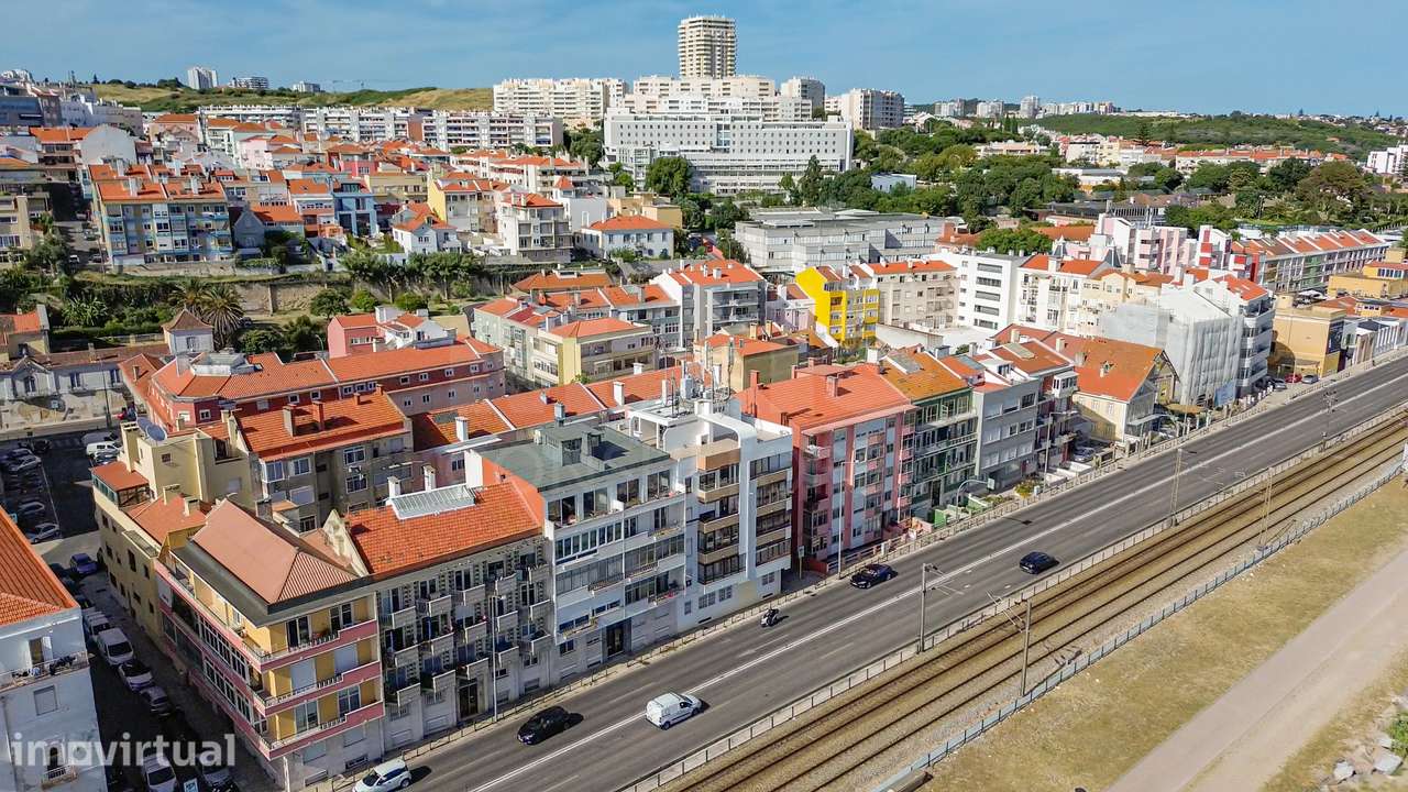 T3 Dafundo com Vista Frontal Rio Tejo Elevador e Garagem - Grande imagem: 2/50