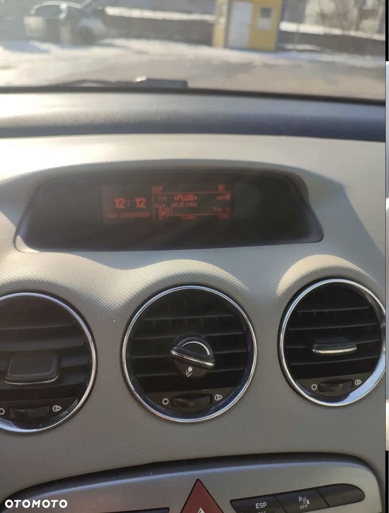 Peugeot 308 1.6 Premium - 12