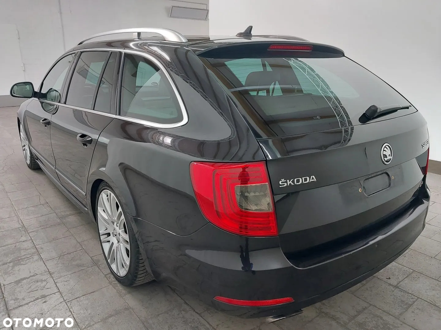 Skoda Superb Combi 3.6 V6 4x4 DSG Elegance - 3