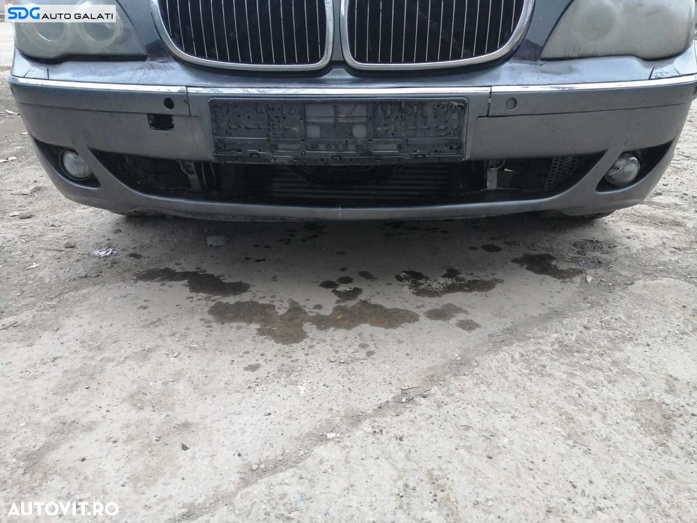 Suport Numar Bandou Crom de pe Bara Spoiler Fata BMW Seria 7 E65 730 Facelift 2001 - 2008 Culoare A36/7 Titangrau II Metallic - 1