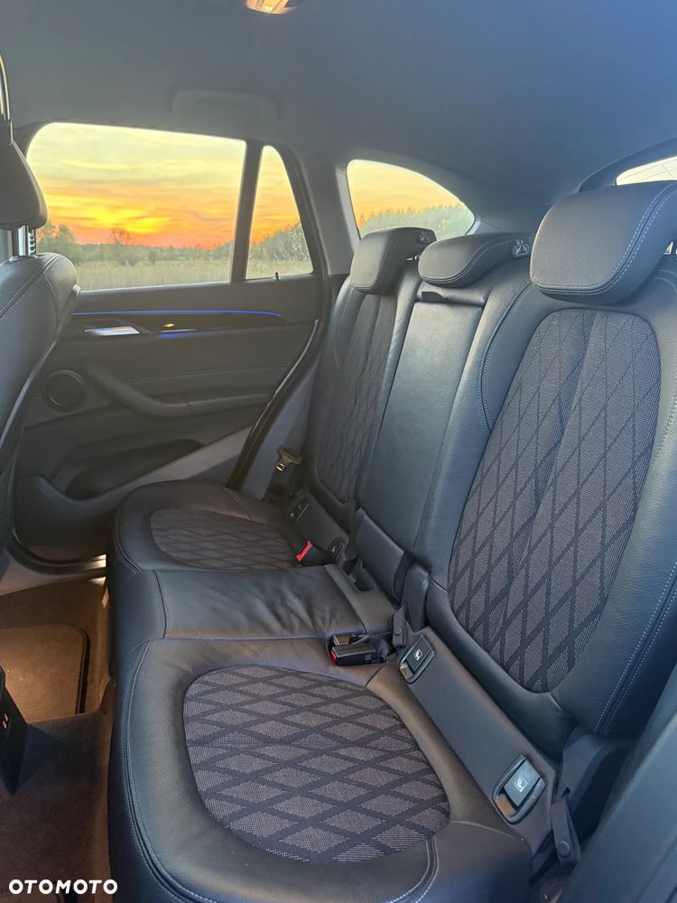 BMW X1 sDrive18i - 14