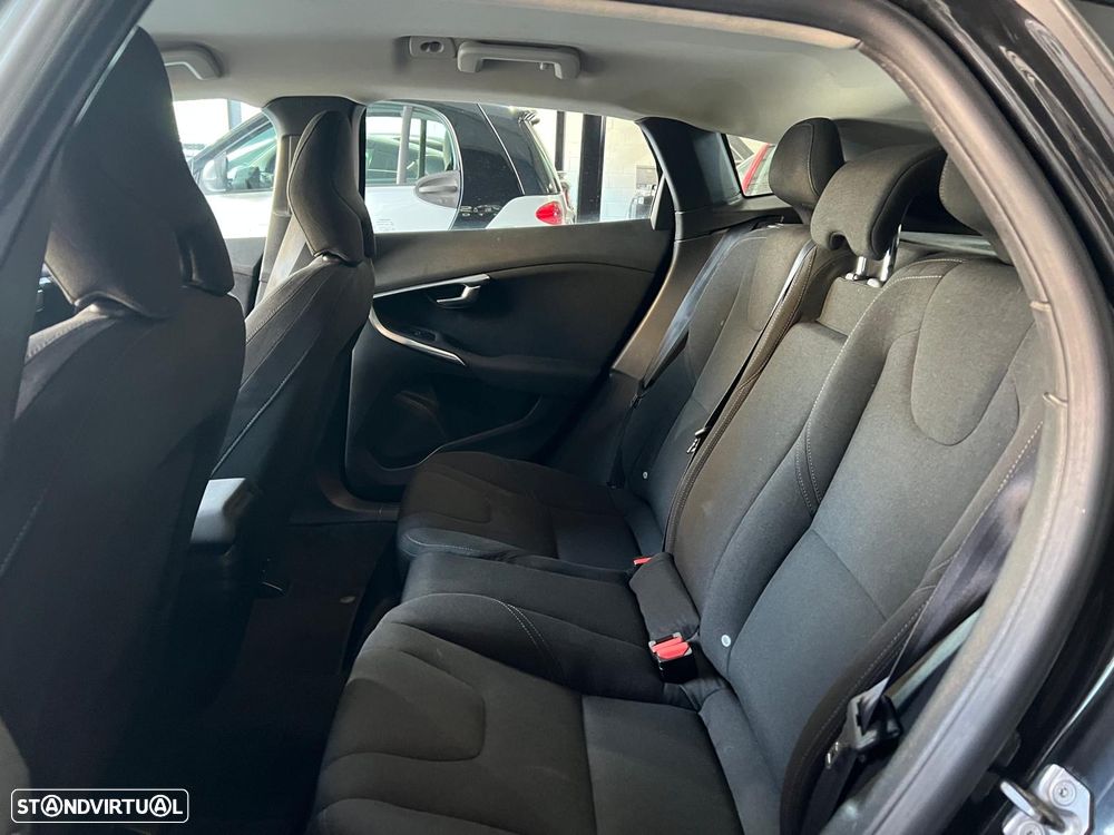 Volvo V40 2.0 D3 Momentum - 15