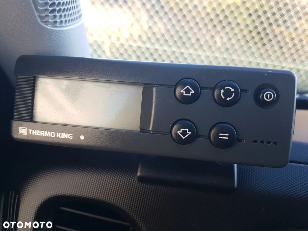 Iveco DAILY 6EP CHŁODNIA MROŹNIA IZOTERMA AGREGAT THERMO KING V-200 MAX GRZANIE 3,41x2,09x2,10 - 26