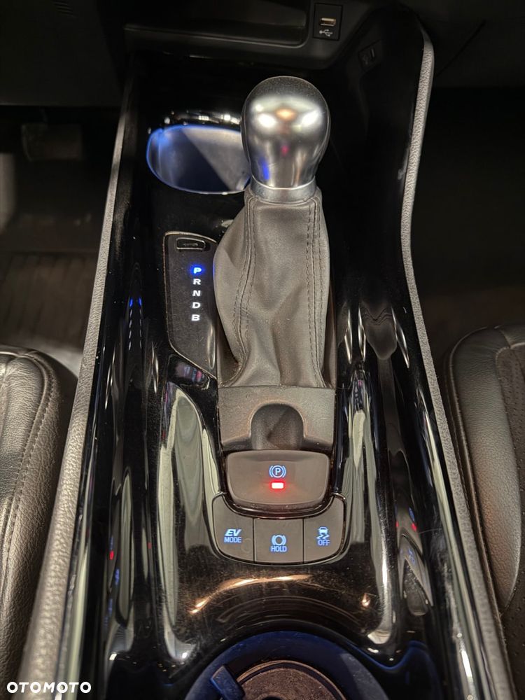 Toyota C-HR Lounge - 13