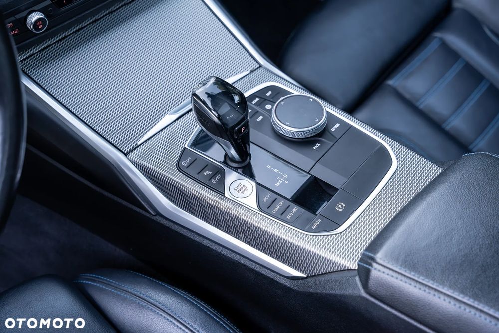 BMW Seria 3 M340i xDrive - 24