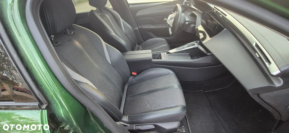 Peugeot 308 1.6 Hybrid PHEV Allure Pack EAT8 - 23