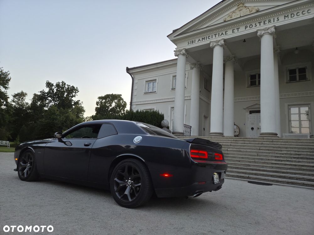 Dodge Challenger - 6