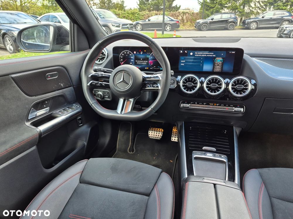 Mercedes-Benz GLA 200 AMG Line - 24