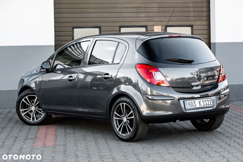 Opel Corsa 1.4 16V Cosmo - 10