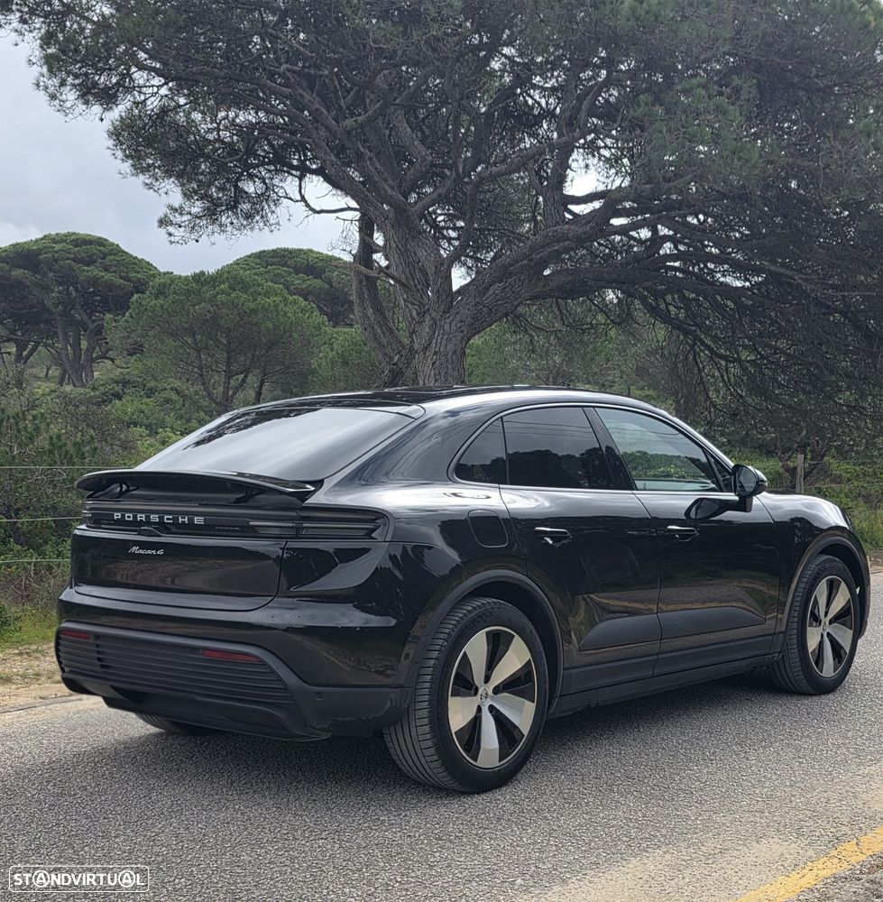 Porsche Macan Electric 4 - 5