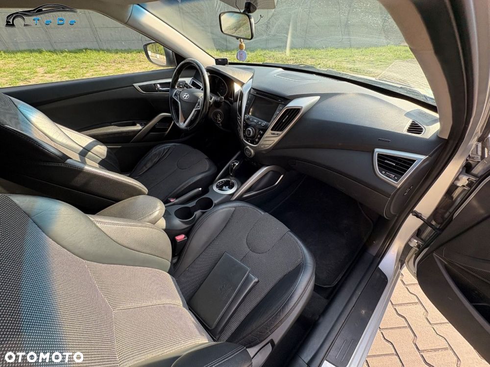 Hyundai Veloster 1.6 DCT Premium - 24